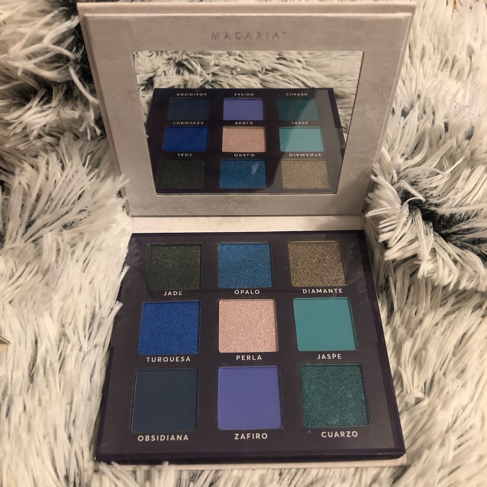 Macaria Azulejo eyeshadow palette